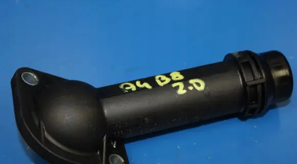 Audi Q5 SQ5 Engine coolant pipe/hose 06B121121L