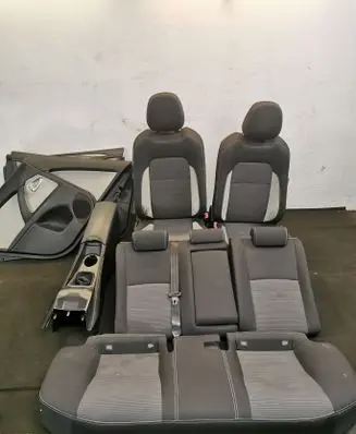 Toyota Avensis T270 Seat set 