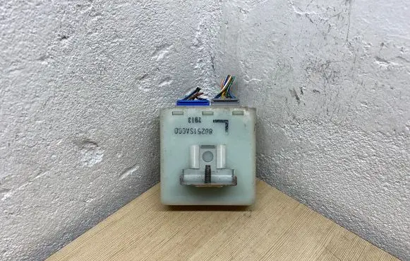 Subaru Impreza II Door control unit/module 88251SA000 2913