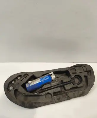 Renault Clio III Tool set 8200796556 8200474660