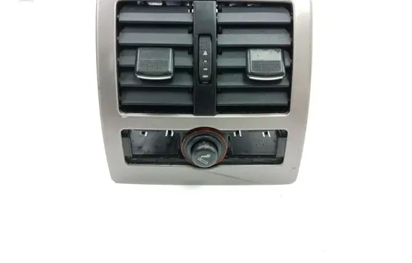 Audi A6 S6 C5 4B Rear air vent grill 4B0819203