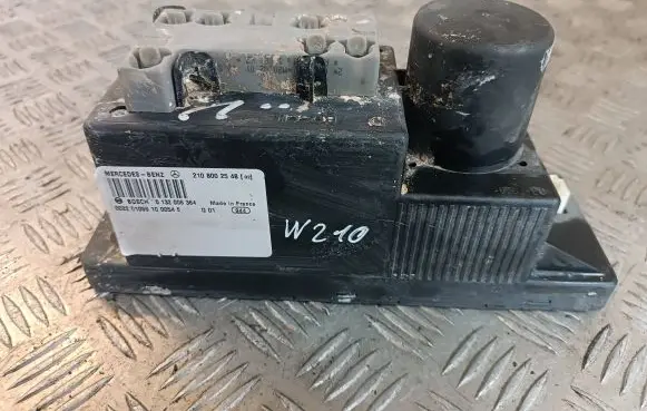 Mercedes-Benz E W210 Central locking vacuum pump 2108002548 0132006364