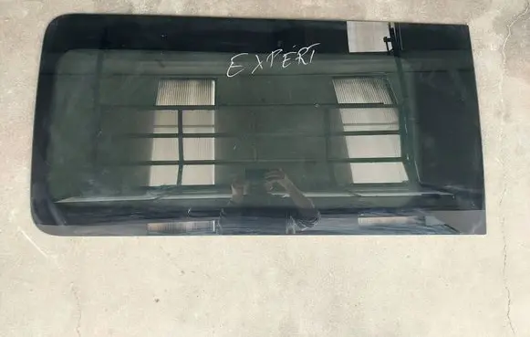 Toyota Proace Rear side window