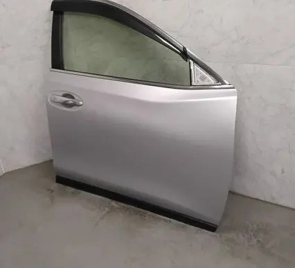 Nissan X-Trail T32 Front door