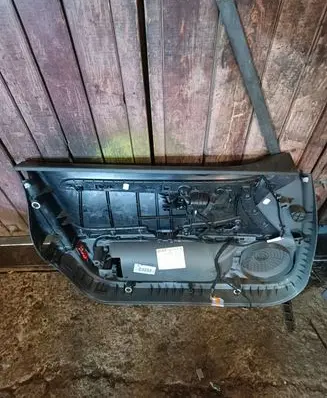 Seat Exeo (3R) Front door card panel trim