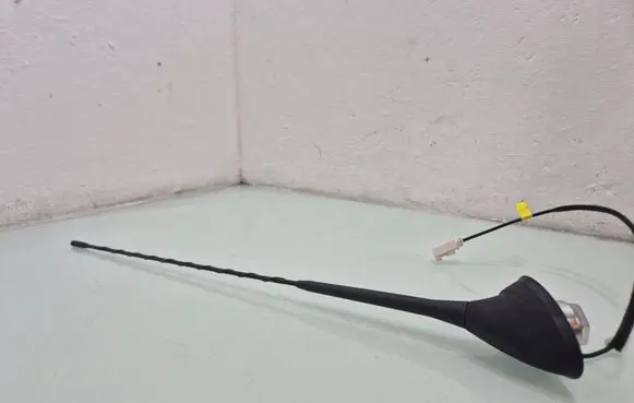 Peugeot 2008 I Radio antenna 9674768980