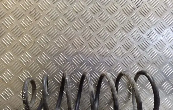 Volkswagen PASSAT B4 Front coil spring