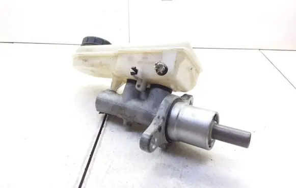 Mitsubishi Colt Master brake cylinder 32067272D