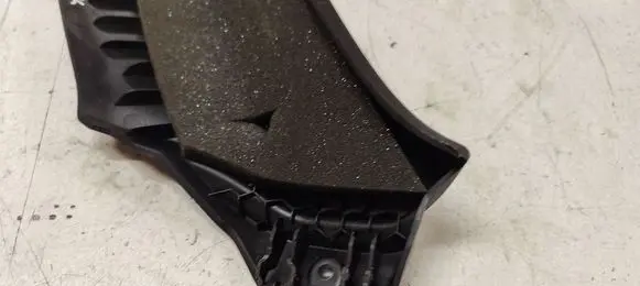 Volvo V40 (C) pillar trim 31305357