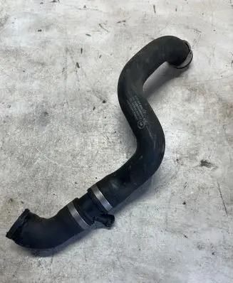 Mercedes-Benz E W211 Engine coolant pipe/hose A2115012682