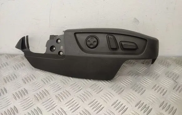 Audi Q7 4L Front door seat control surround trim 4L0881326C 8E0959777