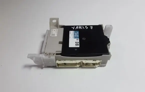 Toyota Yaris Comfort/convenience module 892210D470
