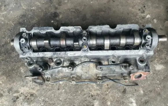 Peugeot 305 Engine head Dist D1st P08