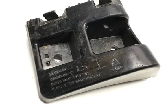 Tesla Model Y Bumper support mounting bracket corner 149403800 152575 150696800