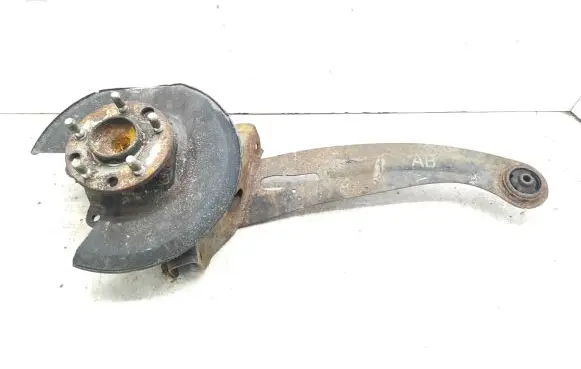 Jaguar X-Type Rear wheel hub spindle/knuckle 