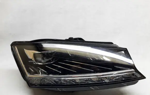 Skoda Fabia Mk3 (NJ) Headlight/headlamp