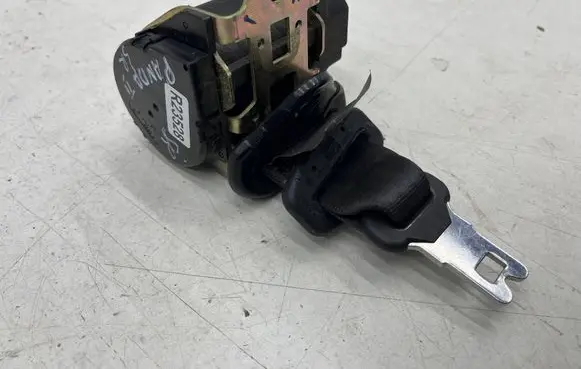 Fiat Panda II Middle seatbelt (rear) 
