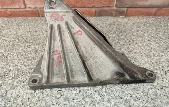 BMW X3 F25 Engine mounting bracket 6784832