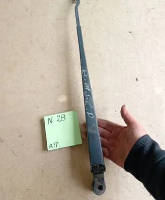 Renault Megane II Front wiper blade arm 154789897