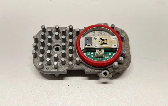 BMW 4 F32 F33 LED ballast control module 1305715084 305715084 7263051