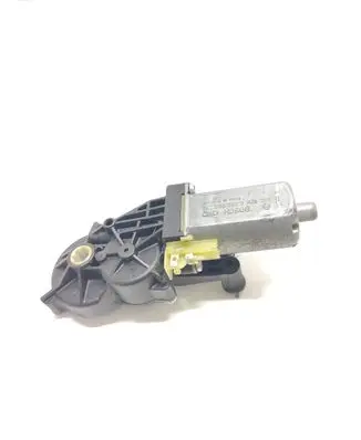 Mercedes-Benz E W210 Seat adjustment motor 0390203274