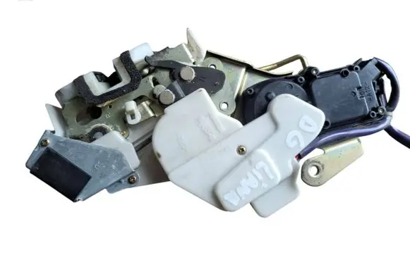 Suzuki Liana Rear door lock