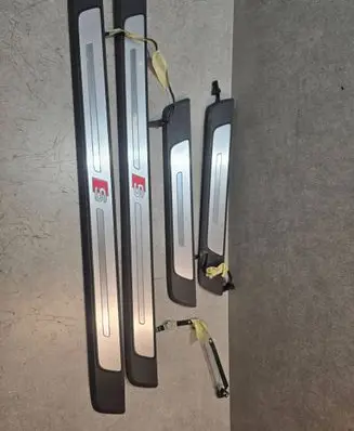 Audi e-tron sill trim set (inner) 4KE947427 4KE947417A
