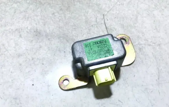 Mazda Premacy Airbag deployment crash/impact sensor c10057kd0a 1e22a47