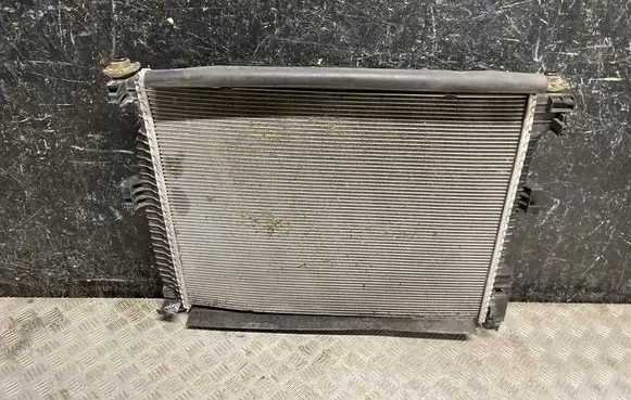 Jeep Grand Cherokee Radiator set 68252638AC