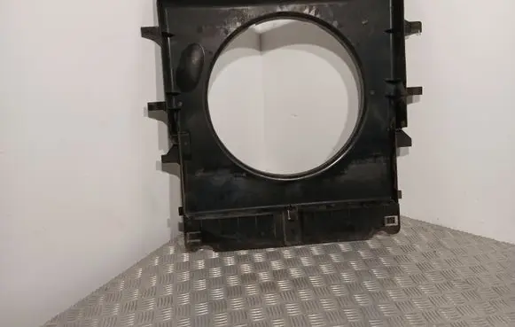 Mercedes-Benz Sprinter W906 Radiator cooling fan shroud A9065050855