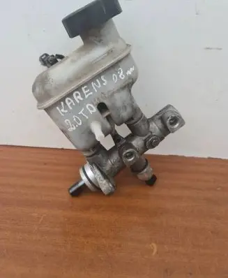 KIA Carens II Master brake cylinder