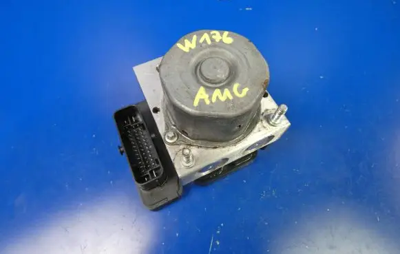Mercedes-Benz A W176 ABS Pump A1764311612