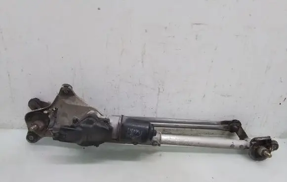 Subaru Forester SG Front wiper linkage and motor