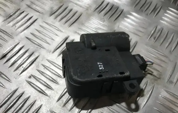 Peugeot Partner Air flap motor/actuator 030553W 327