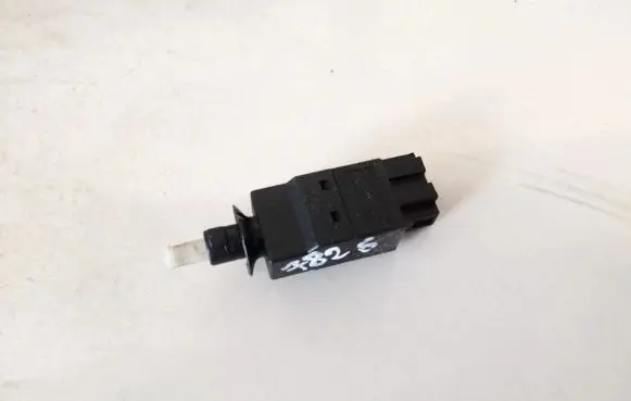 Mercedes-Benz CLS C219 Brake pedal sensor switch 0015454009