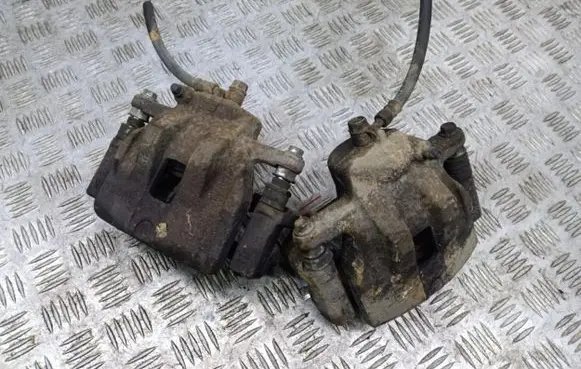 Suzuki Grand Vitara II Front brake caliper