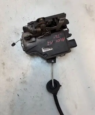 Audi A2 Rear door lock 8z0839015d