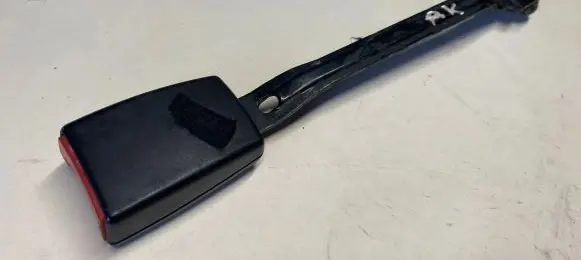 Audi A6 S6 C5 4B Front seatbelt buckle 4B0857755J