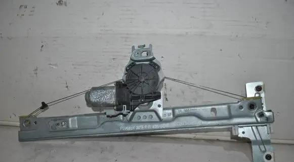 Peugeot 207 Front door electric window regulator 400912D