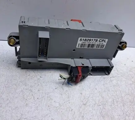 Fiat Bravo Fuse box cover 51829178