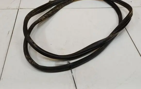 KIA Sportage Rubber seal rear door 
