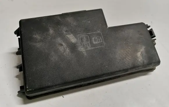 Ford Mustang VI Fuse box cover