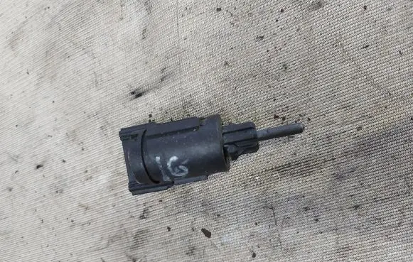 Volkswagen Sharan Brake pedal sensor switch 3B0945511A 19322007 17145