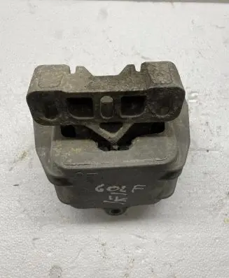Volkswagen Golf IV Engine mount bracket 1J0199555