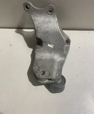 Ford Mustang VI Engine mounting bracket X05302A
