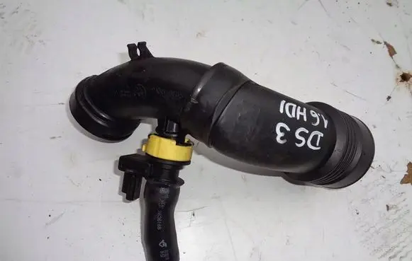 Intake resonator