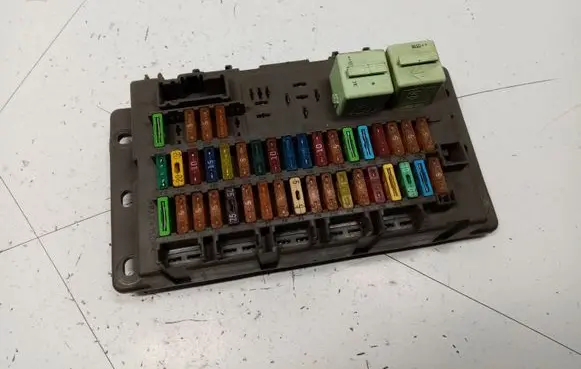 Mini One - Cooper R50 - 53 Fuse module 6906600 61136906600 61132159689