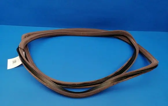BMW 7 E38 Rear door rubber seal (on body) 