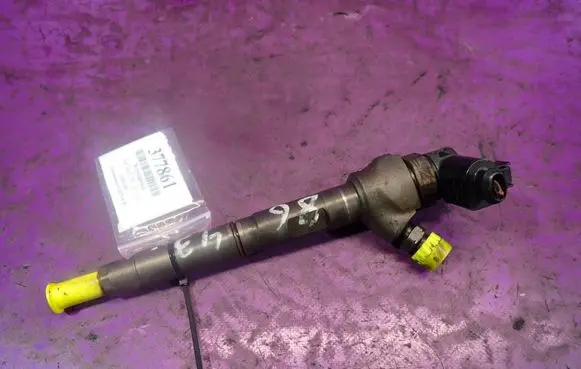 Volkswagen Golf VII Fuel injector