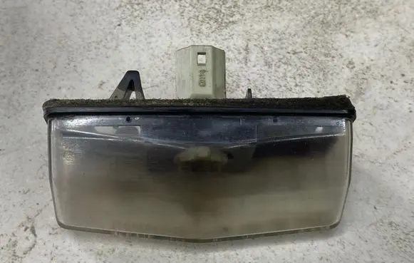 Toyota Prius (XW20) Number plate light E130551